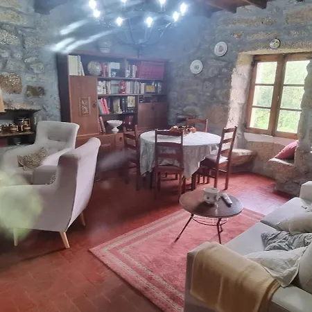 De 300 Anos Con Silencio Y Tranquilidad Feriehus Ponteareas